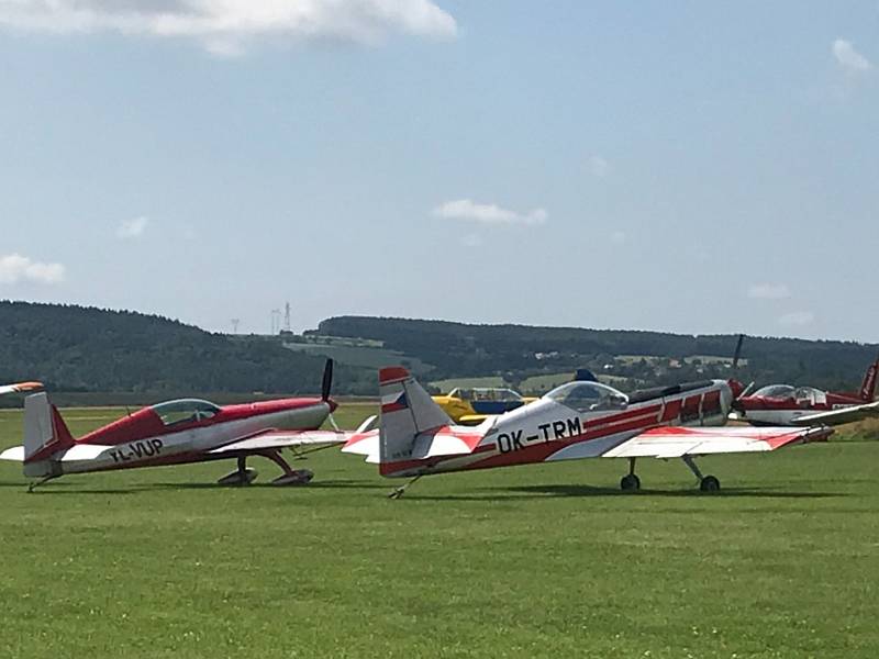 Z Rakovnického Skyleader poháru na letišti Aeroklubu Rakovník.