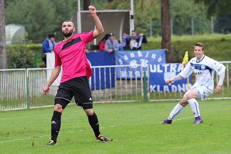 Tatran Rakovník (v růžovém) - SK Kladno 0:1. Lukáš Stuchl