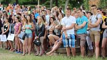 Rakovničtí studenti ve středu veřejně protestovali proti personálním změnám na místní obchodní akademii. 