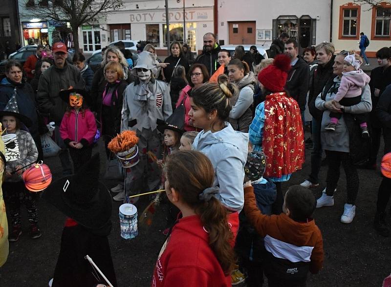 Halloweenský průvod v Rakovníku.