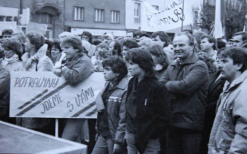 Sametová revoluce v Rakovníku.