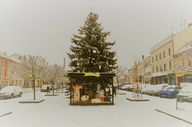 Vánoční strom ve městě Rakovník.
