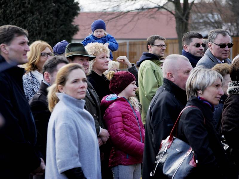 Slavnostní otevření palmového skleníku v zámeckém parku v Lánech za účasti prezidenta ČR Miloše Zemana