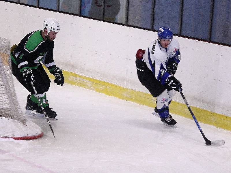 Rezerva rakovnického HC zdolala v 10. kole krajské soutěže Žilinu 7:5.