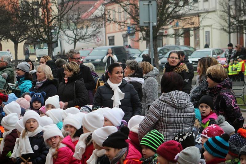 Vyhlášení pátého ročníku soutěže O nejkrásněji nazdobený vánoční stromeček.