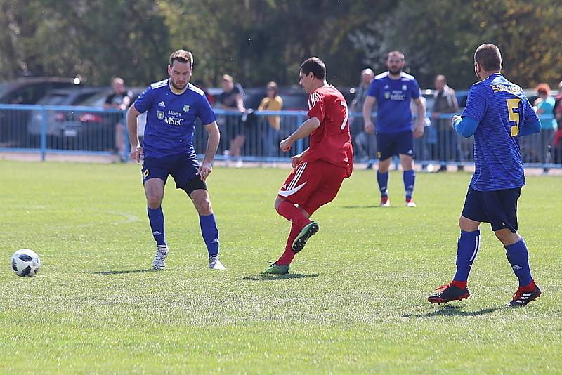 Z fotbalového utkání okresního přeboru Mšec - Zavidov B (1:2)