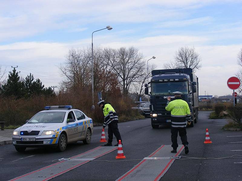 Policisté si vzali pod drobnohled rychlostní silnici R6 a R7