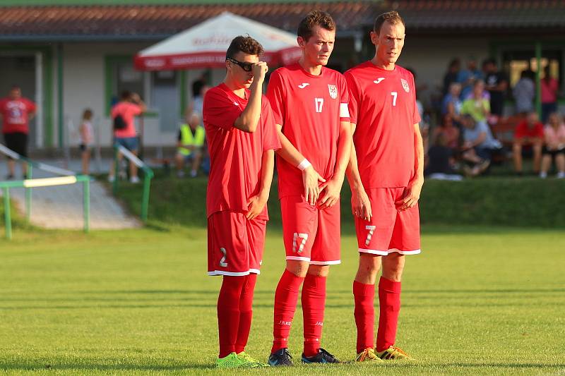 I. B třída: Lubná (v černozeleném) potvrdila dobrou formu, Vinařice porazila 4:1.