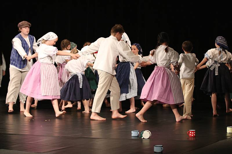 Dětský folklórní soubor Borůvky se zúčastnil celostátní přehlídky v Jihlavě.