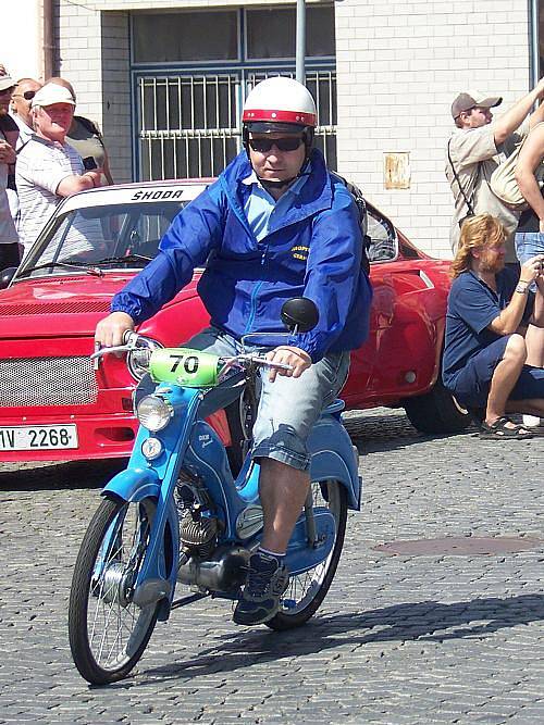 Druhé setkání majitelů mopedů Stadion v Rakovníku a na Křivoklátě