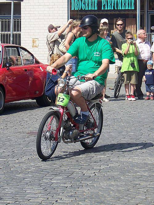 Druhé setkání majitelů mopedů Stadion v Rakovníku a na Křivoklátě