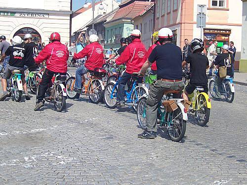 Druhé setkání majitelů mopedů Stadion v Rakovníku a na Křivoklátě