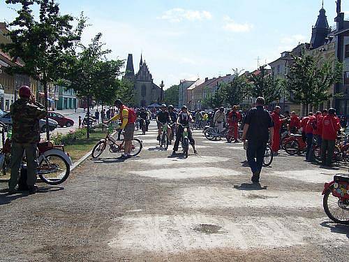 Druhé setkání majitelů mopedů Stadion v Rakovníku a na Křivoklátě