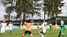 Starší dorost Tatranu Rakovník (v zeleném) sehrál doma dobrý zápas, s lídrem tabulky Hořovickem remizoval 2:2. 