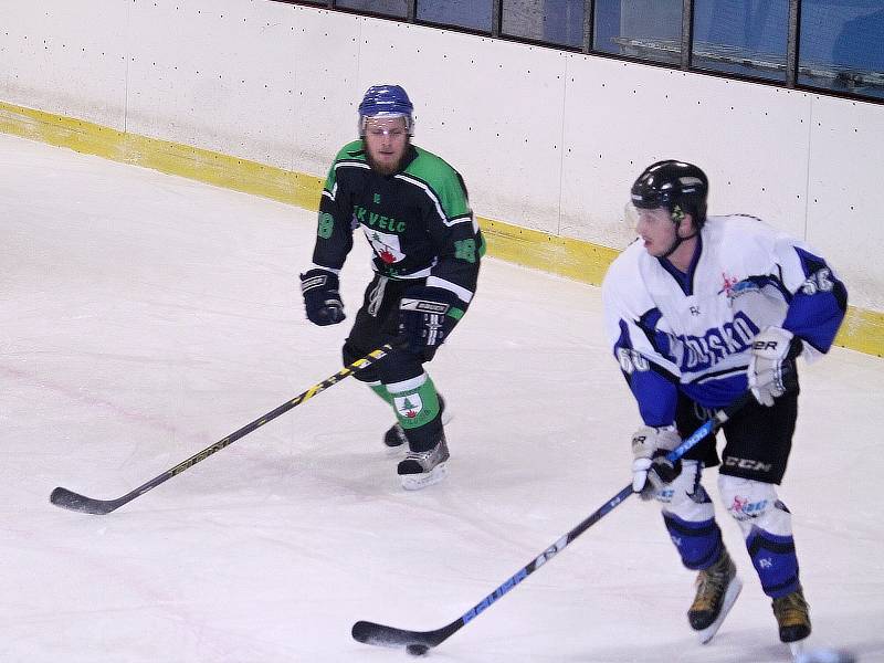 Rezerva rakovnického HC zdolala v 10. kole krajské soutěže Žilinu 7:5.