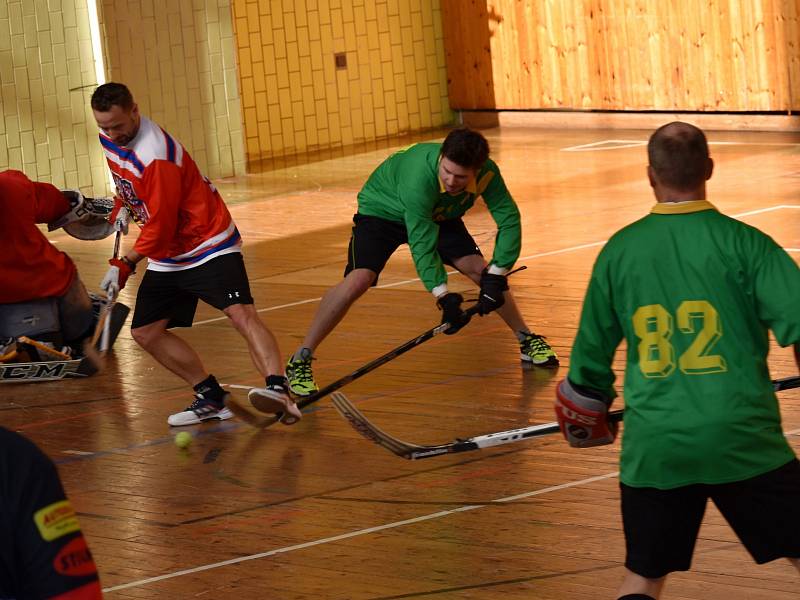 Multi charitativní akce Retro hokejbal pomáhá se v rakovnické sportovní hala uskutečnila již počtvrté.