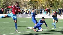 Vyšehrad (v modrém) si poradil doma s SK Rakovník 2:0.