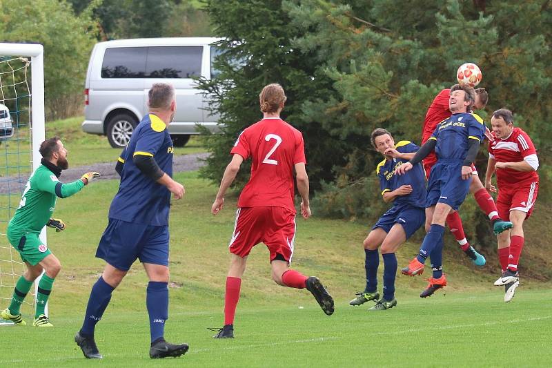 OP Rakovnicka: Zavidov B (v červeném) -  Olešná 5:1.