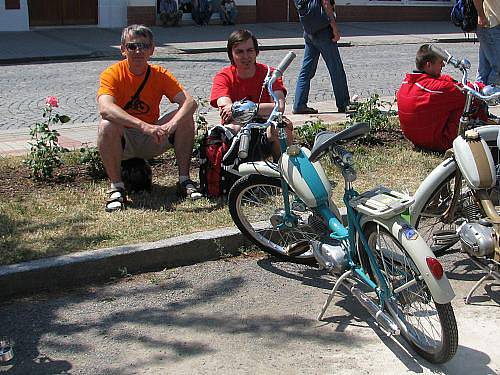 Druhé setkání majitelů mopedů Stadion v Rakovníku a na Křivoklátě