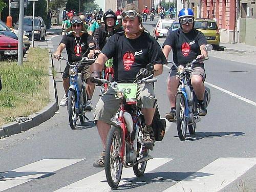 Druhé setkání majitelů mopedů Stadion v Rakovníku a na Křivoklátě