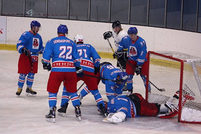 Hokejisté HC Rakovník zdolali v 6. kole krajské ligy Slaný 5:4.