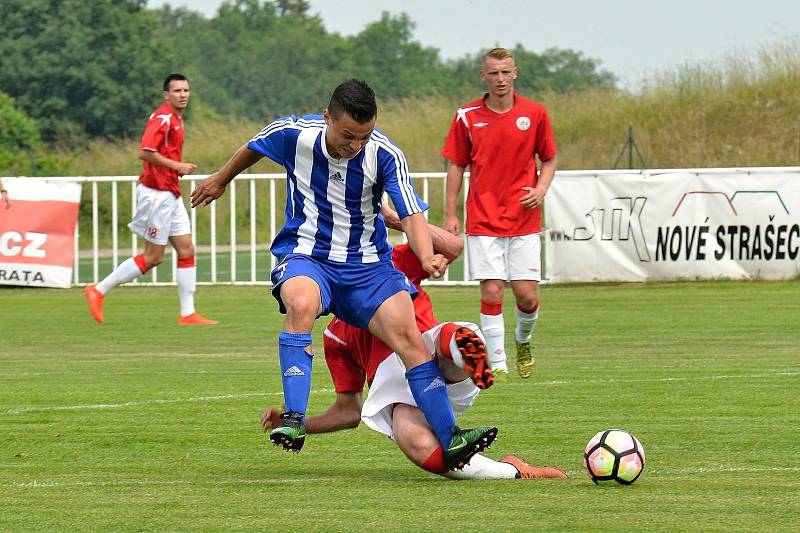 Novostrašečtí fotbalisté zdolali v regionálním derby Tuchlovice 6:3.