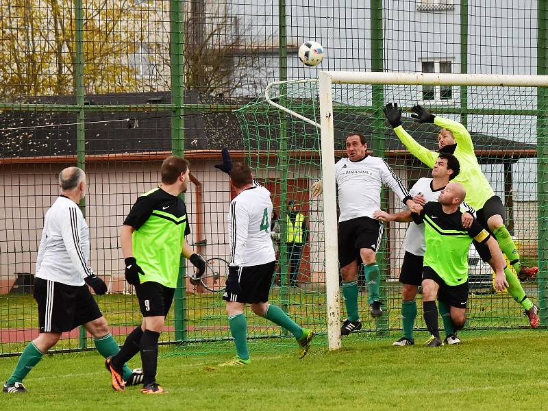 Fotbalisté Olympie Rakovník padli doma s Kněževsí 2:3.