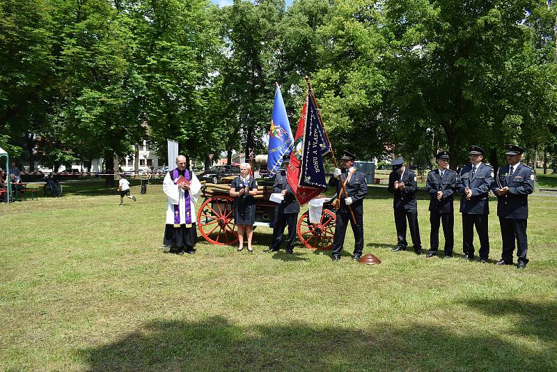 Oslavy výročí 170 let od zakoupení hasičské stříkačky a 140 let od založení Sboru dobrovolných hasičů Kněževes.