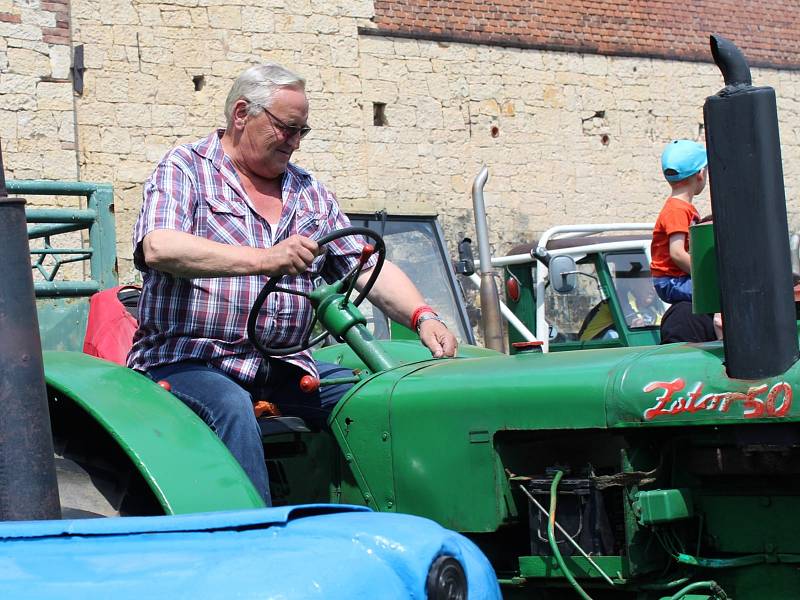 Na Hředelské traktoriádě návštěvníci obdivovali hlavně zetory