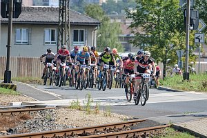 Nedělní den Rakovnického cyklování zakončily závody horských kol, silniční kritérium a závod historických kol.