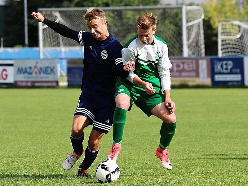 Starší dorost Tatranu vyhrál v Králově Dvoře 2:0, mladší prohrál 1:4.