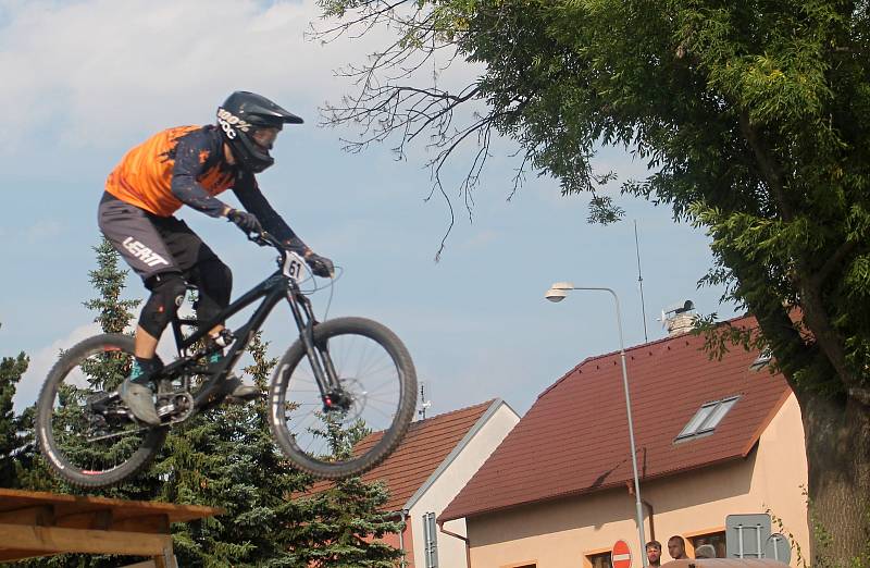 Druhé kolo závodu Downtown v rámci Rakovnického cyklování.