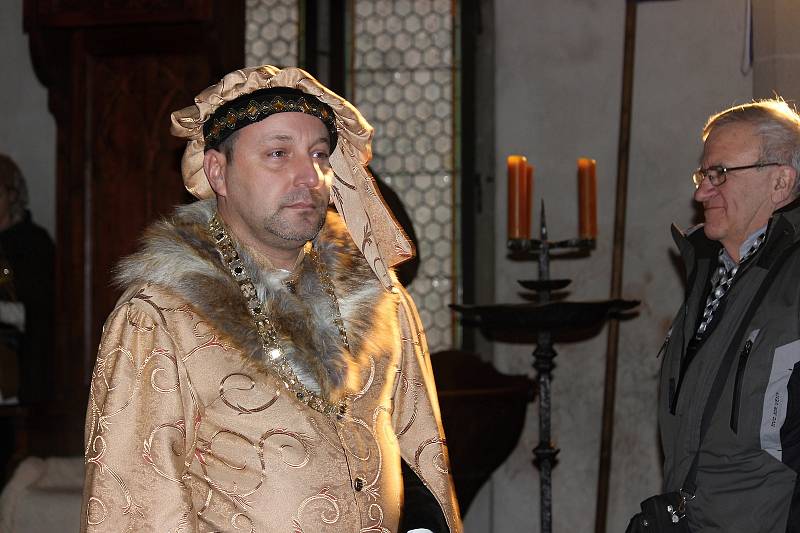 Královský advent na Křivoklátě totiž dostál svému přízvisku a splnil očekávání tisíců turistů, kteří v sobotu či v neděli na hrad zavítali.