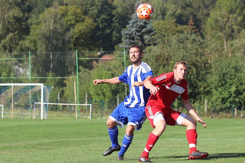 B tým Zavidova (v červeném) si v okresním přeboru jasně poradil s Pustověty 8:2. A to nedal jednu penaltu