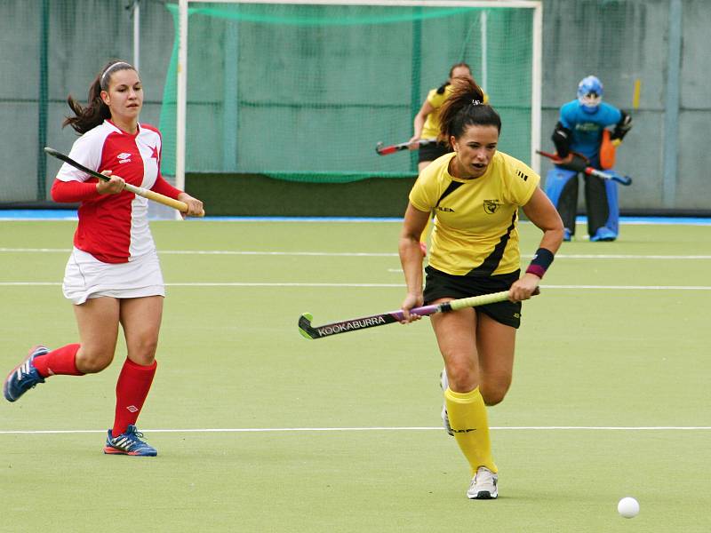 Rakovnické pozemní hokejistky remizovaly v posledním kole extraligy s pražskou Slavií 2:2 a do semifinále play off postupují z druhé příčky.