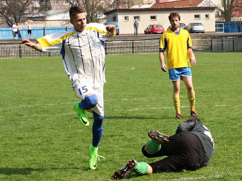 Rezerva SK Rakovník prohrála s Unhoští po pokutových kopech, když v základní hrací době skončil duel smírně 1:1.