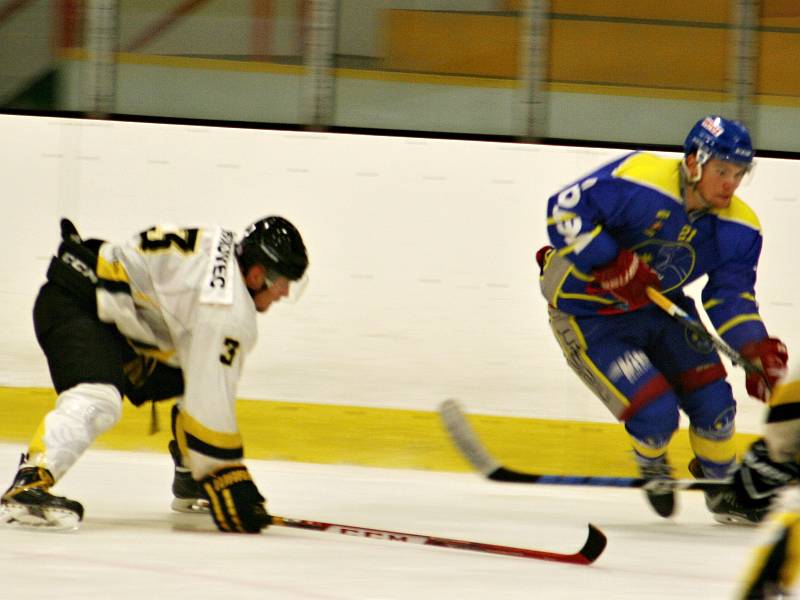 Hokejisté HC Rakovník prohráli ve 4. kole krajské ligy mužů s Benešovem 4:6.