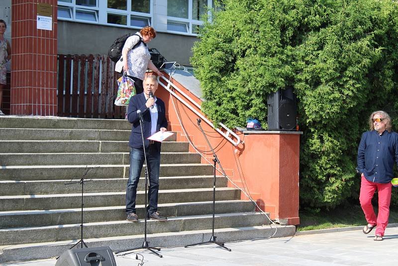 Podobu veřejného prostranství na sekyře vybrali občané města.