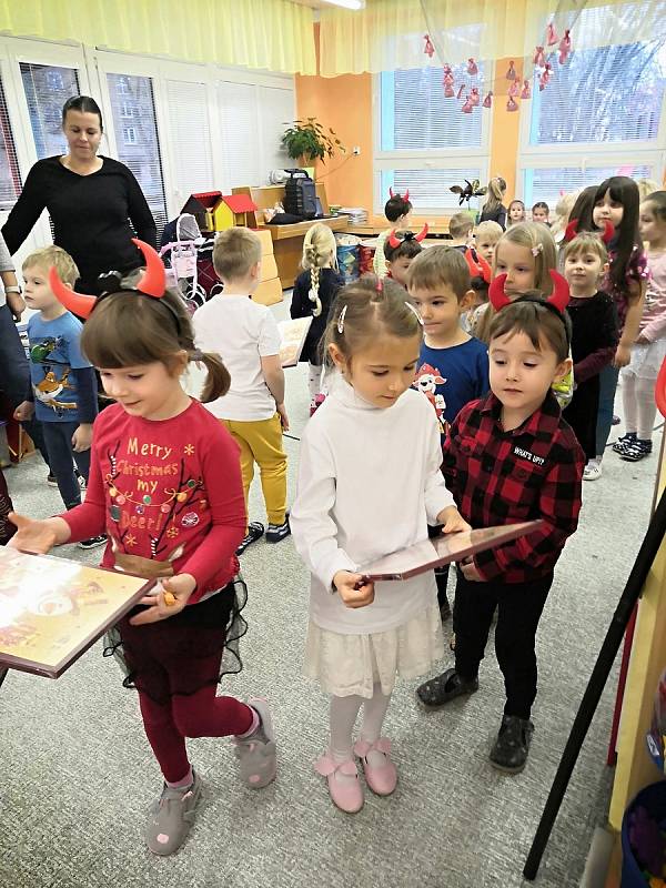 Mikulášská družina v Mateřské škole Klicperova v Rakovníku.