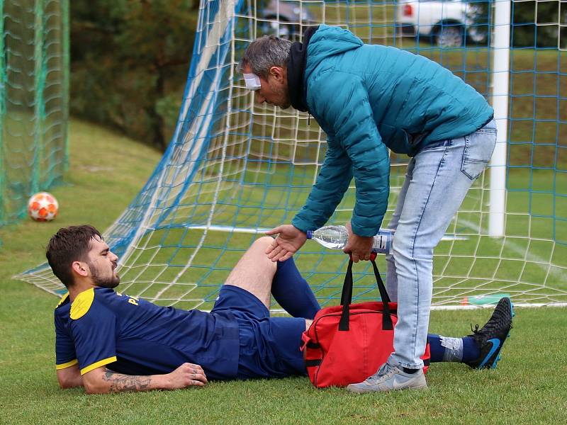 OP Rakovnicka: Zavidov B (v červeném) -  Olešná 5:1.