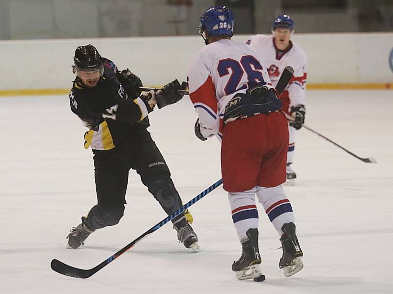 Hokejisté HC Rakovník zvítězili ve Slaném 3:1.