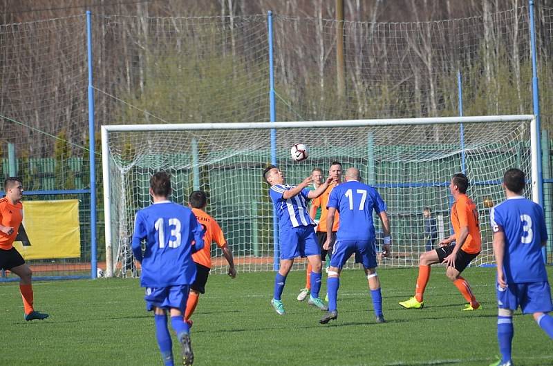 Z fotbalového utkání krajského přeboru Nové Strašecí - Slaný (1:1, pk 4:3)