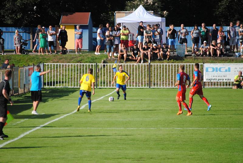 SK Rakovník prohrál v úvodním kole ČFL s Viktorií Plzeň B 0:3 (0:0).