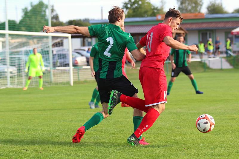 I. B třída: Lubná (v černozeleném) potvrdila dobrou formu, Vinařice porazila 4:1.