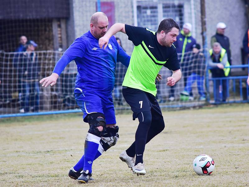 Fotbalisté Lánů smetli v prvním jarním kole okresního přeboru Kněževes 5:1.