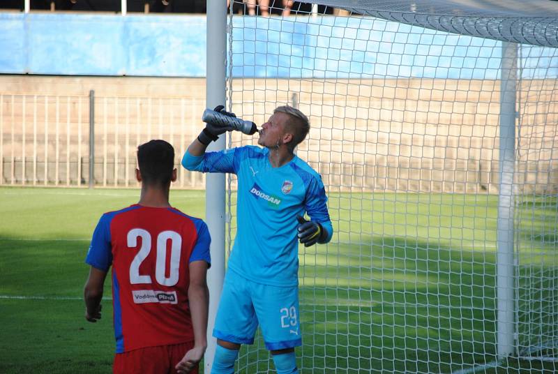 SK Rakovník prohrál v úvodním kole ČFL s Viktorií Plzeň B 0:3 (0:0).