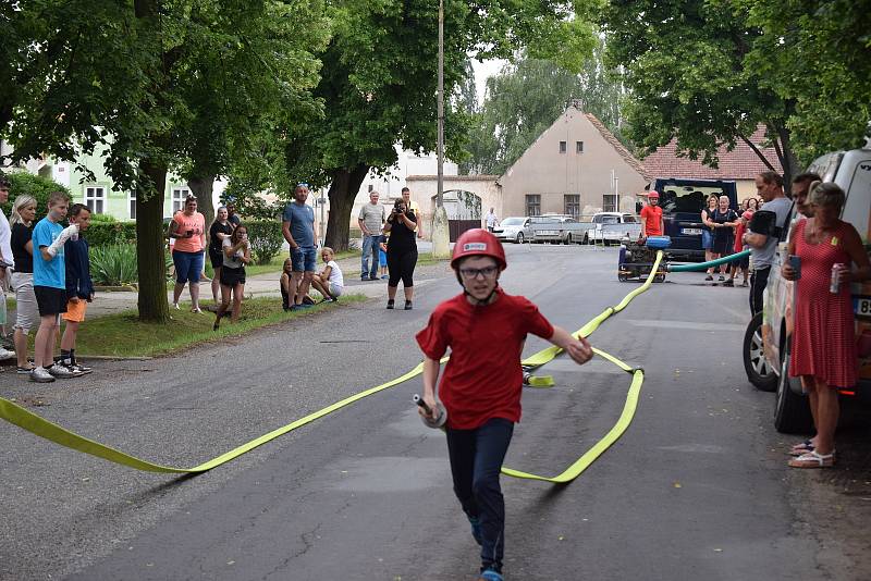 Oslavy výročí 170 let od zakoupení hasičské stříkačky a 140 let od založení Sboru dobrovolných hasičů Kněževes.