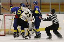 Hokejisté HC Rakovník si v 8. kole krajské ligy poradili s Neratovicemi, které zdolali 4:1.