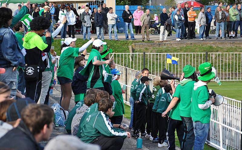 Fanoušci a diváci derby