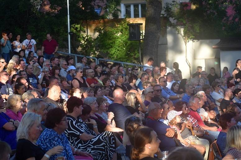 Koncert The Beatles Revival a Karla Kahovce v Letním kině Rakovník